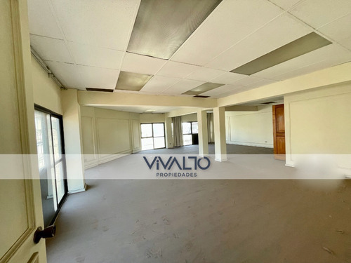 Imagen 12 de 24 de Piso De Oficinas Completo, A Metros De Plaza De Armas