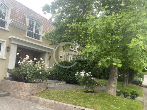 Casa En Venta De 6 Dorm. En Lo Barnechea