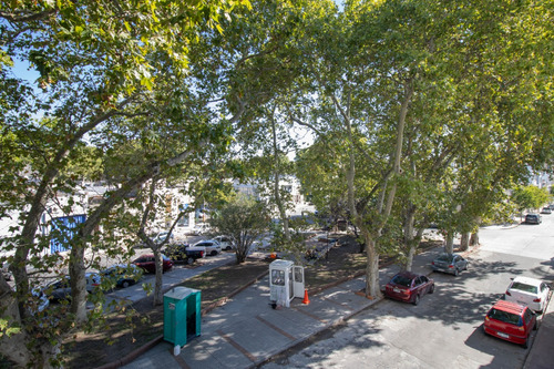 Dueño Vende Con Renta Divino Apartamento Nuevo De 1 Dormitorio Con Cochera En La Aguada! Consulte!