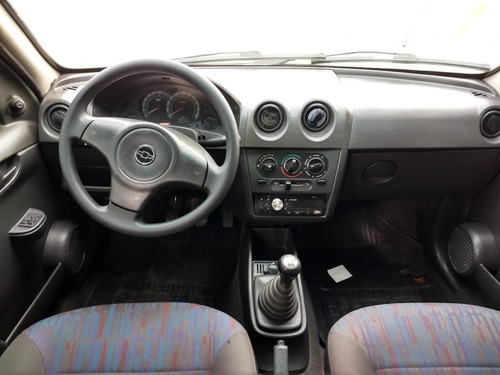 Imagem 8 de 11 de Chevrolet Celta 2011 1.0 Life Flex Power 5p