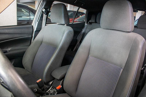 Imagem 3 de 6 de Toyota Yaris 1.3 16v Xl Multidrive