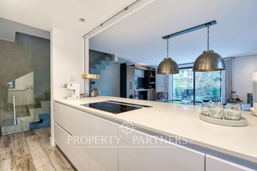 Espectacular Triplex Exclusivo Con Jardin Y Piscin...
