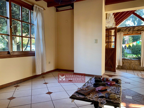 Imagen 7 de 30 de Casa 3 Ambientes Bosque Peralta Ramos Con Altillo Y Quincho