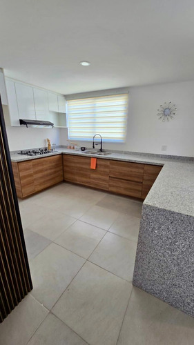 Hermosa Casa En Venta En Meseta Habitat, 3 Recamaras, 3 Baños Completos, Jardín