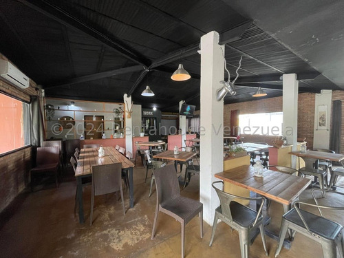 En Venta Negocio Restaurante En El Circulo Militar Las Delicias Maracay Todo Operativo Con Vista Al Lago Para Tus Eventos Kg