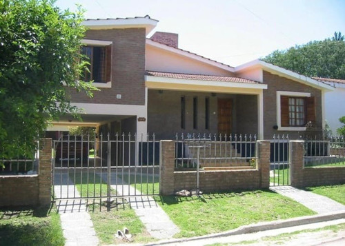 Imagen 2 de 12 de B° Costa Azul - Casa 3 Dormitorios 2 Baños 218 Cub 608 Terr - V. Carlos Paz