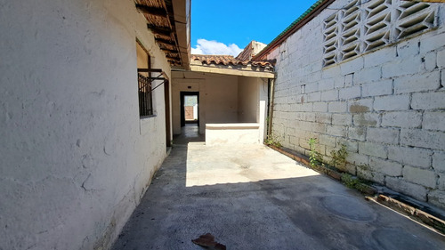 Negociable Venta De Terreno En Zona Comercial Calle Páez Maracay Jm
