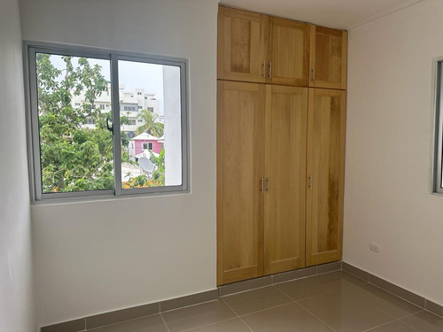 Apartamento En Venta En Sto. Dog. Norte 2 Nivel