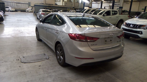 Imagen 6 de 12 de Hyundai Elantra 2018 2.0 Gls Premium At