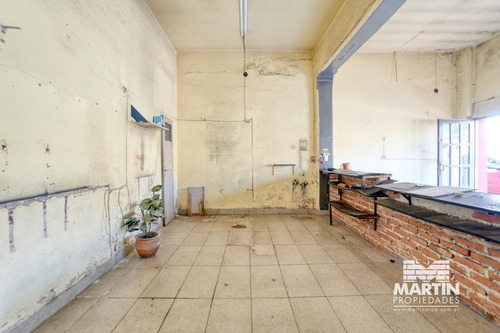 Venta En Block 2 Locales Y 1 Vivienda. Excelente Zona Comercial.