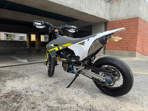 Husqvarna 701 Supermoto 2020