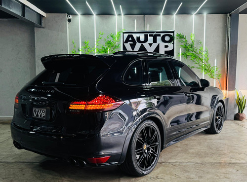 Porsche Cayenne 4.8 V8 S 5p