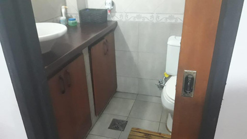 Casa En Venta - 2 Dormitorios 1 Baño - Cocheras - 465mts2 - Los Hornos, La Plata