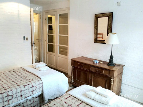 Casa En Venta 6 Dormitorios En Montoya