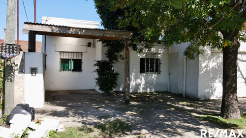 Casa En Venta, 2 Casas, Pilar Centro. Villa Morra