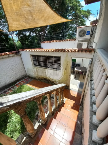 Se Vende Amplia Quinta Ubicada En La Floresta, Las Delicias, 007jsc