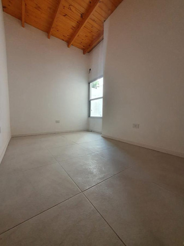 Ph De 3 Ambientes A Estrenar Con Jardin Y Terraza En Venta. Florida Oeste