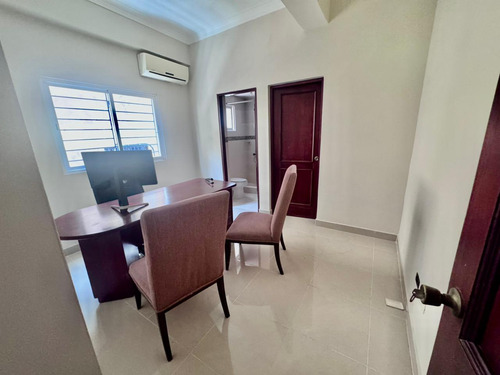 Apartamento Clásico En Venta En Gazcue Dn