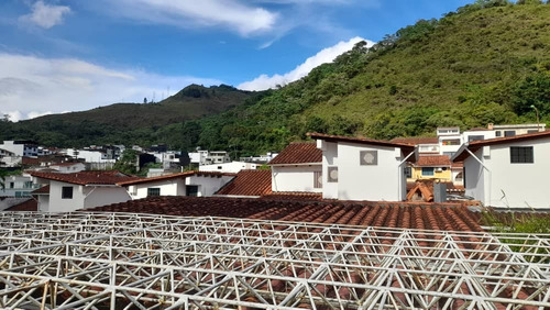 Se Alquila Casa En La Urbanizacion Colinas De Pirineos
