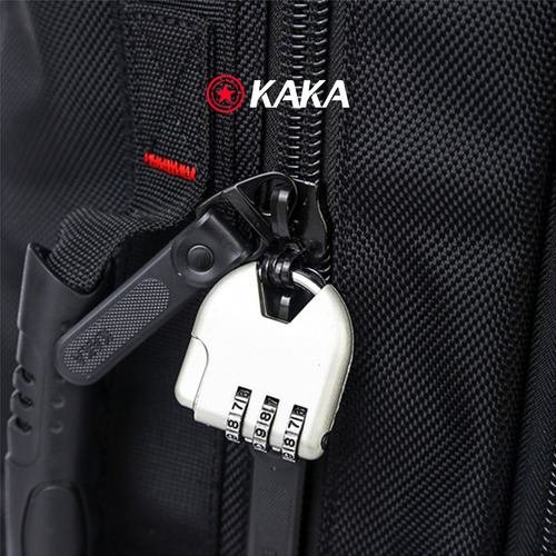 Mochila urbana Kaka 2070 color negro diseño lisa 40L