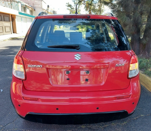 Imagen 7 de 15 de Suzuki Sx4 2.0 Crossover L4/ Man At 2014