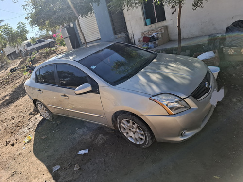 Nissan Sentra 2.0 Custom Cvt