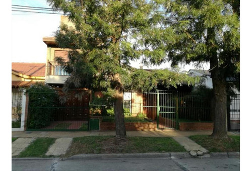 Imagen 2 de 10 de Casa En Venta 4