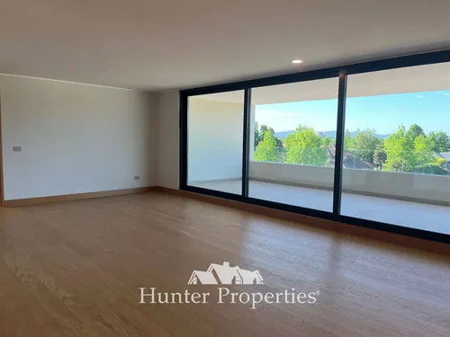 Lujoso Dpto. En Venta De 4d + Sala De Estar En Las Rastr