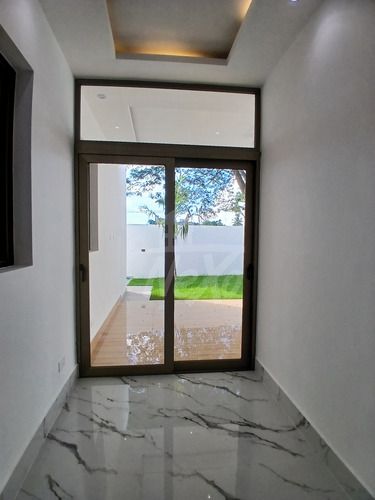 Vendemos Hermosa Casa Nueva En Santiago (hfc-227)