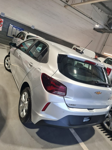 Imagen 15 de 25 de Nuevo Chevrolet Onix Ltz At 1.0t 5p Ad