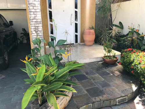 Hermosa Casa En La Urb. Arivana - Puerto Ordaz Ve02-1932po-icar