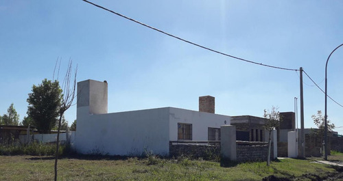 Venta Casa De 2 Dormitorios En Troncales Del Sur