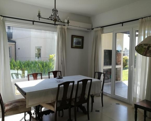 Casa En Venta En Barrio Islas-el Cantón