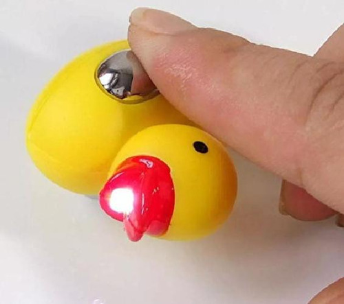 6 Chaveiros Lanterna De Patinho Piada De Choque Elétrico