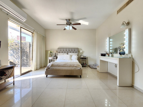 Casa Residencia De 5 Habitaciones Ubicada En Residencial Playas Del Conchal, Riviera Veracruzana, Un Excelente Fraccionamiento Que Te Brinda La Seguridad Y Tranquilidad Que Tu Familia Y TĂș Se Merecen.