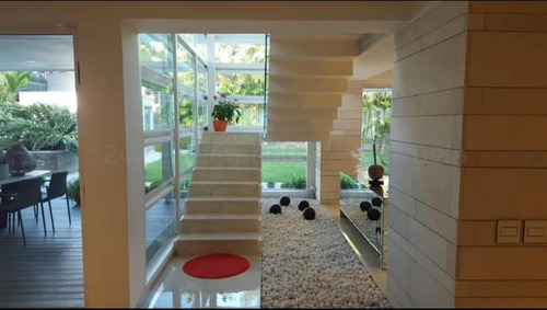 Imagen 11 de 20 de Se Vende Estupendo Apto De Lujo Con 600 M² Amoblado..inf. Ma.fda. Varela 0424-1045413