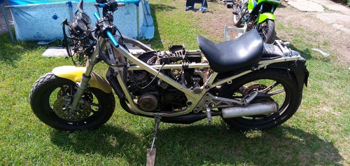 Imagen 4 de 12 de Suzuki Rg250 T