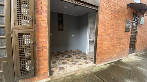 Se Arrienda Local Comercial En Álamos Norte