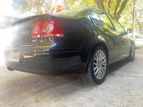 Volkswagen Bora 1.8 Highline T 180cv Cuero 2010