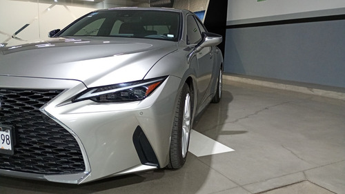 Lexus IS 4p 300 Premium L4/2.0/T Aut