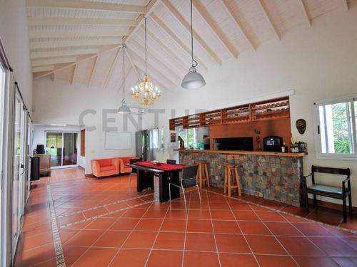 Imagen 26 de 30 de Casa De 3 Dormitorios, Parque Y Pileta En Venta En Campos De Roca