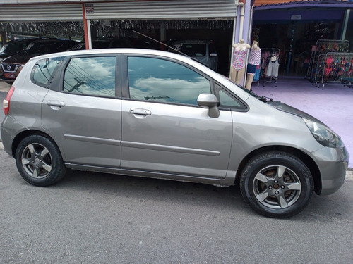 Imagem 8 de 10 de Honda Fit 2004