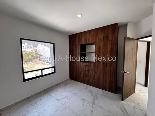 Casa De 4 Recámaras Con 1 En Planta Baja - El Nuevo Refugio, Renta