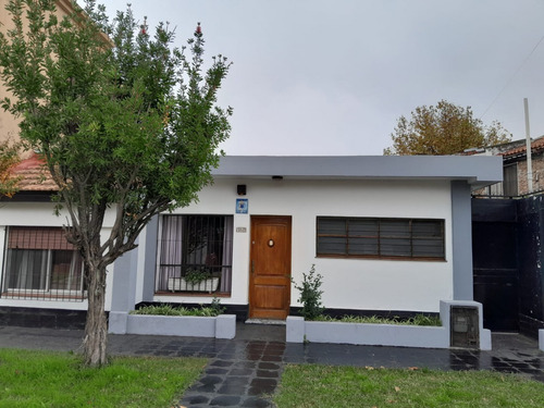 Casa En Alquiler En Don Bosco / 2 Dormitorios