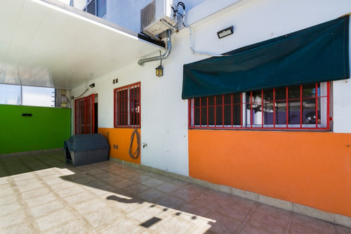 Imagen 5 de 14 de Tipo Casa 2 Amb Ctra Frente Gran Patio Parrilla Lavadero