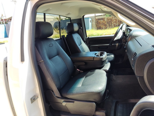 Imagen 9 de 16 de Chevrolet Silverado Lt 4x4