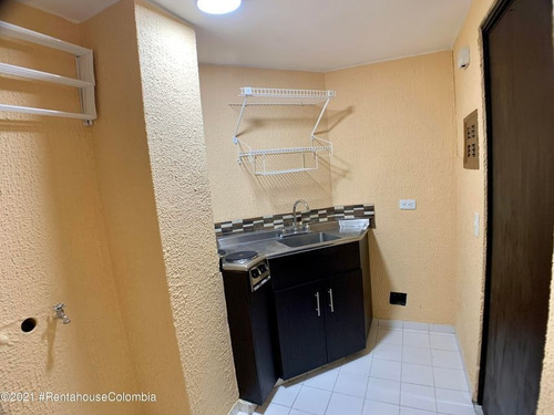 Apartamento En Quinta Paredes Rah Co: 21-2018