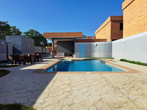 Imagen 3 de 12 de Yosmar Muñoz Vende Townhouse En San Diego Ym-23