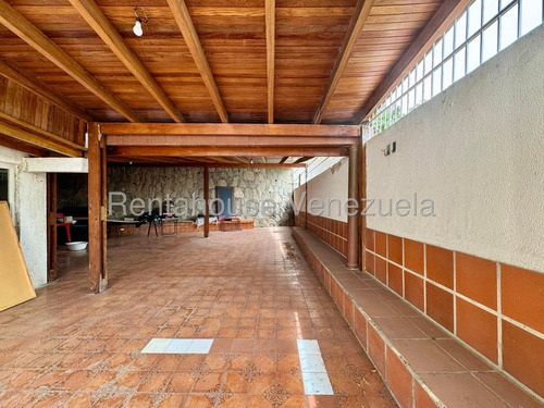 Se Vende Bella Casa En Cumbres De Curumo Mls 26-356