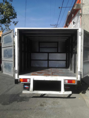 Imagen 8 de 15 de Nissan Np300 2011 2.5 Tdi Chasis Ac 4x2 Disel Caja Seca